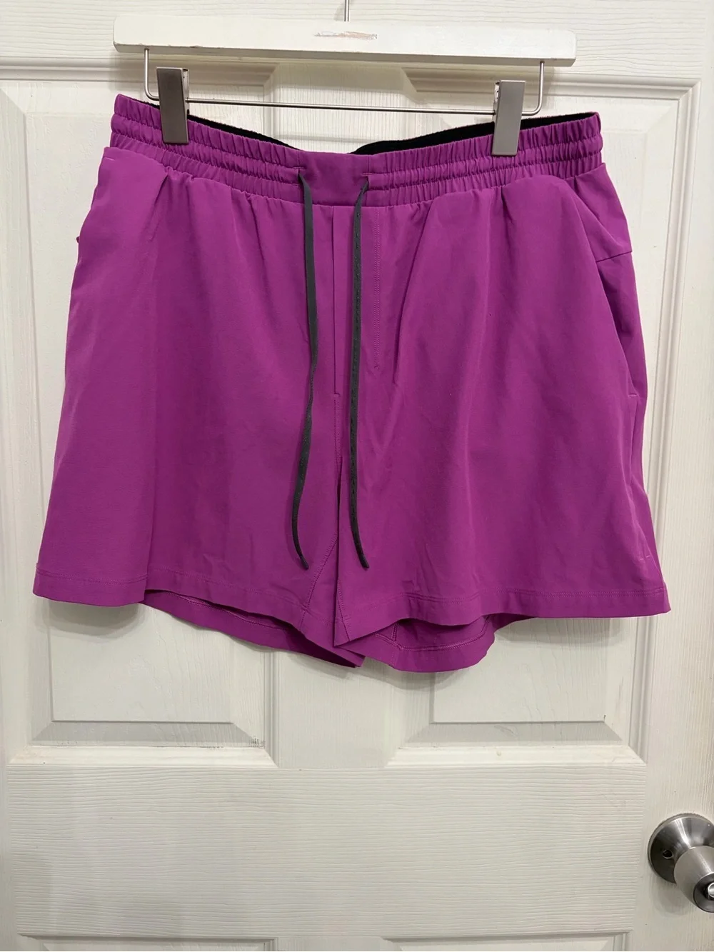 Lululemon Active Drawstring Shorts - Purple color Men’s size Large lined shorts